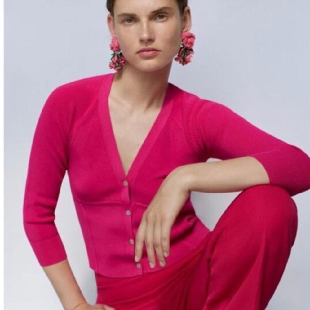 NWT Zara Hot Pink Fuschia  Ribbed Seam 3/4 Sleeve Cropped Cardigan Size Medium